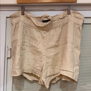 Express Cream Shorts Size XL